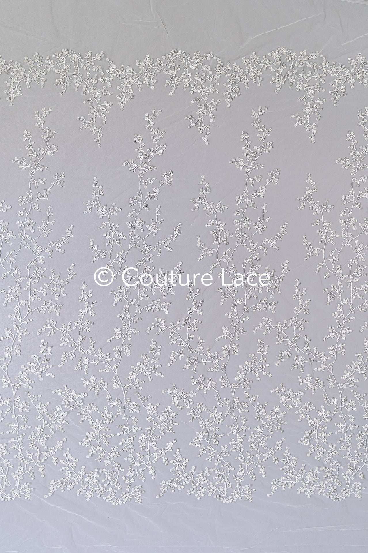 Feine Brautspitze bestickt mit Perlen – florale Brautstoff-Stickerei für Brautkleider, Taufkleider und mehr // L25-840
