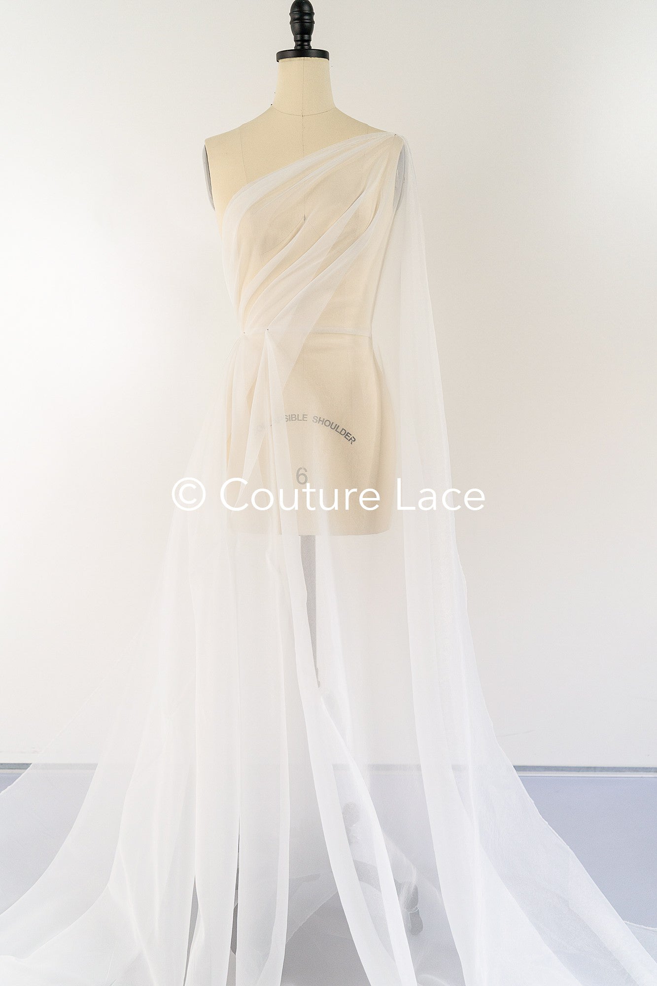 Silky shiny organza fabric – ideal for voluminous wedding dresses, skirts & decoration// R-135