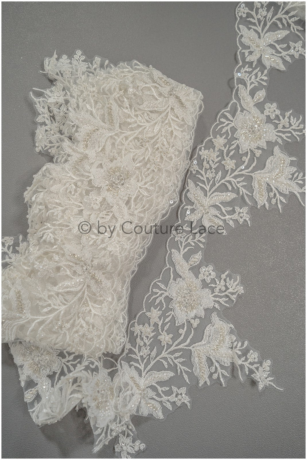 Brautspitze Borte mit Perlen & Pailletten/ Spitzenborte off-white / Braut Borte/ Spitzenborte für Brautkleid// T24-120