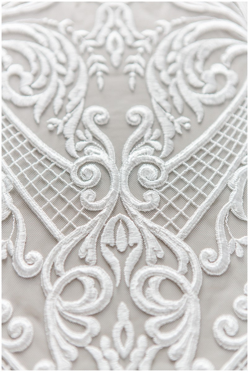 schwerer bestickter Braut-Spitzenstoff, Brautkleid-Stoff, Hochzeitskleid-Tüll, Blumenspitze, schnurgebundener Spitzenstoff// L17-180