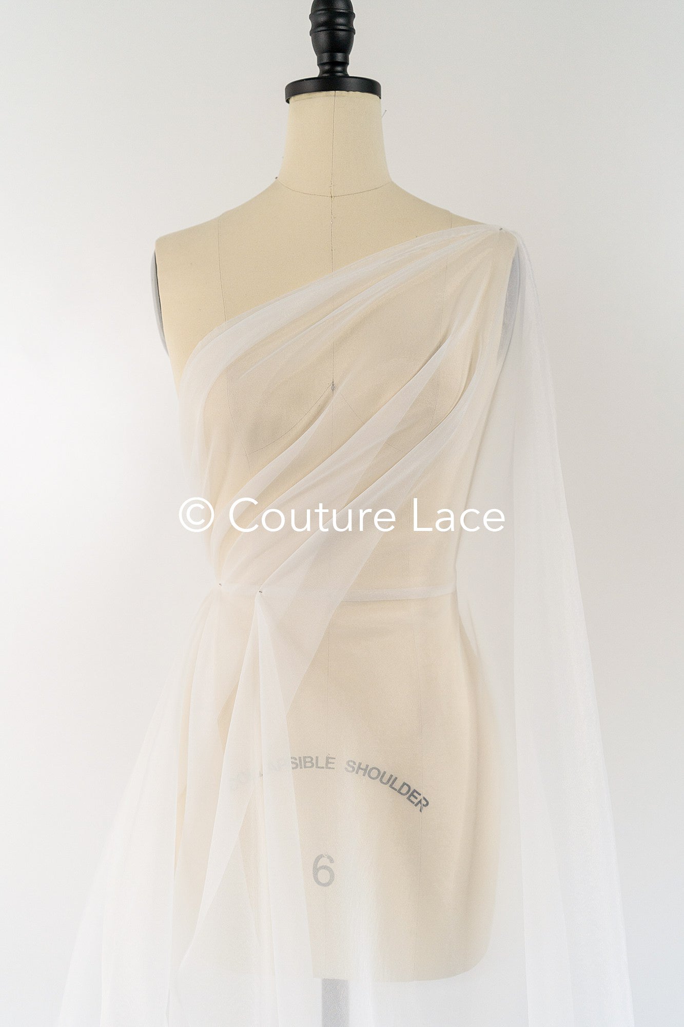 Silky shiny organza fabric – ideal for voluminous wedding dresses, skirts & decoration// R-135