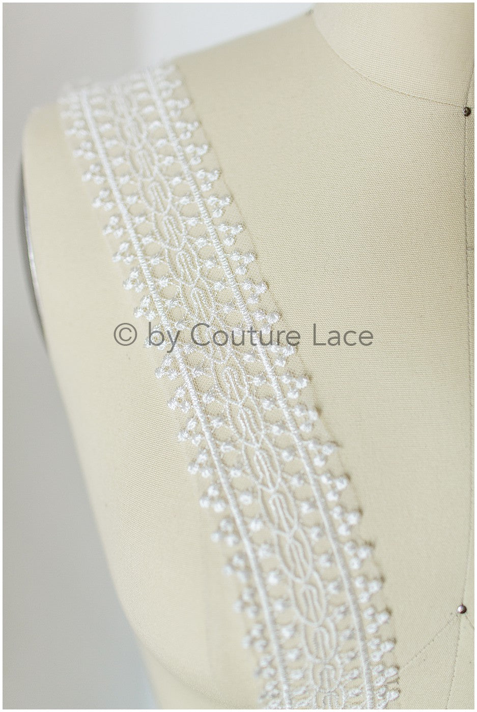 Lace trim/ Boho lace trim off-white/ Bridal veil lace trim/ Bridal lace/ Lace embroidery// T19-071