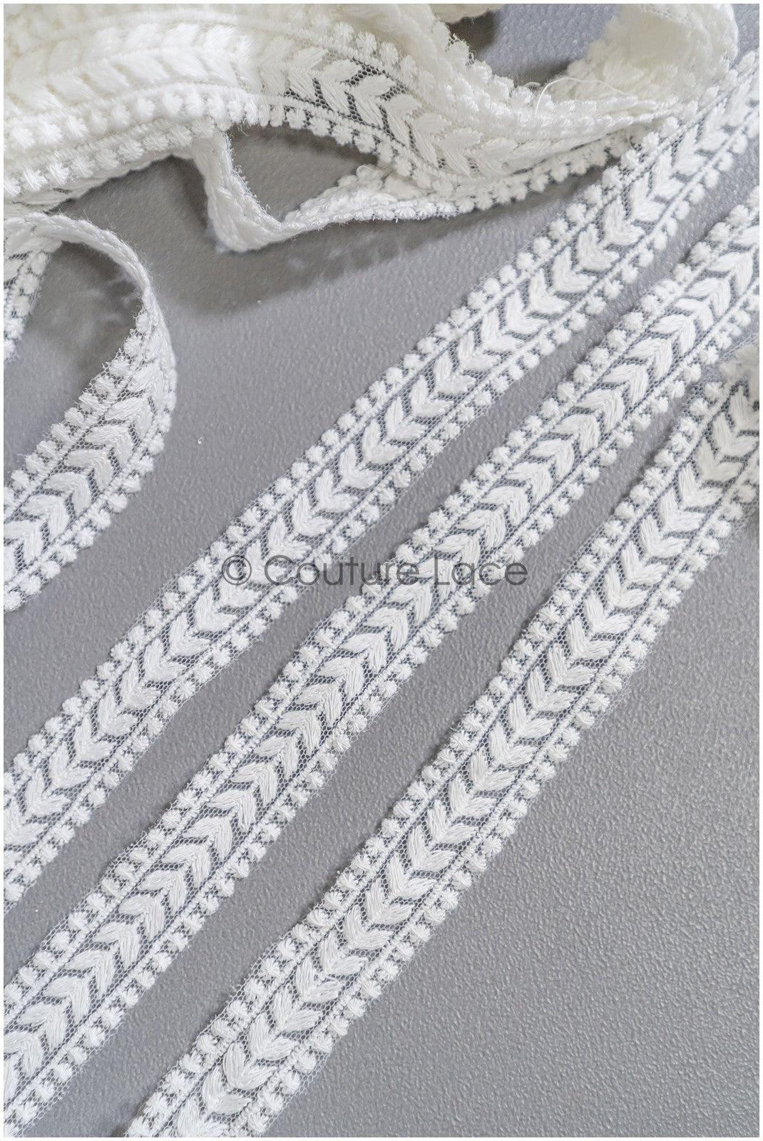 Brautspitze Borte Weiß/ Spitzenborte off-white / Braut Borte/ Spitzenborte für Brautkleid// T24-155Brautspitze Borte Weiß/ Spitzenborte off-white / Braut Borte/ Spitzenborte für Brautkleid// T24-155