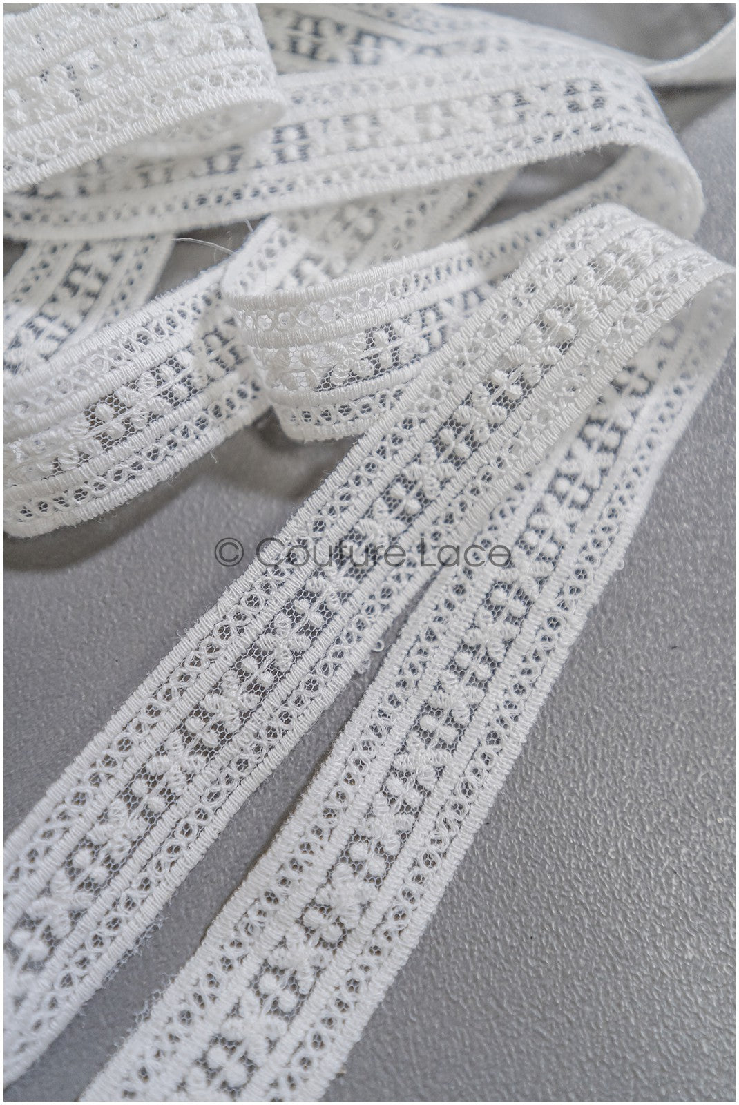Brautspitze Borte Weiß/ Spitzenborte off-white / Braut Borte/ Spitzenborte für Brautkleid// T24-159