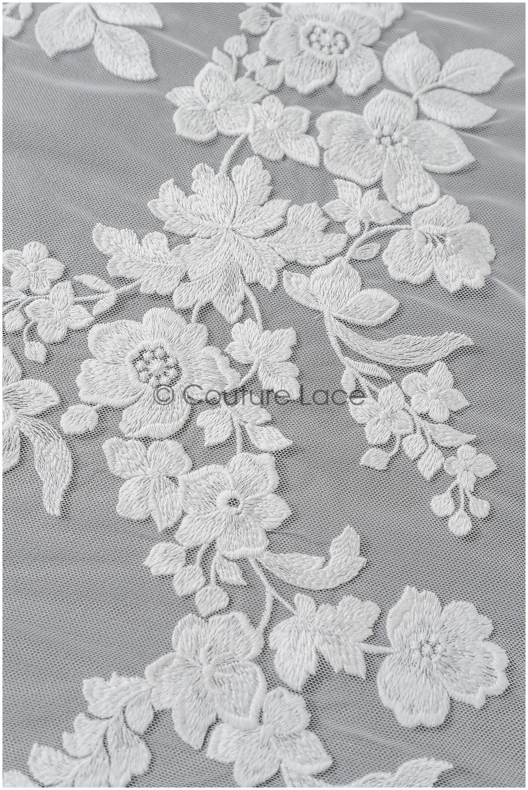 Wunderschöner Spitzenstoff mit verziertem Muster auf gepunkteter Tüllbasis/Couture-Spitzenstoff/verzierte Brautspitze// L22-438