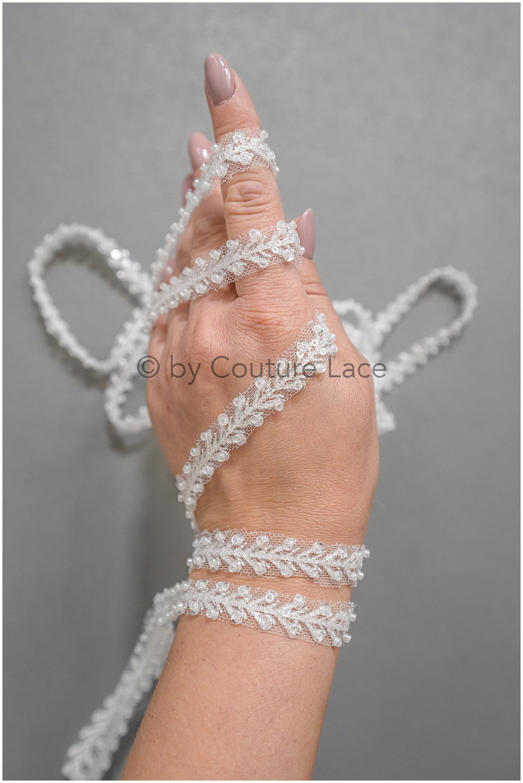 Brautspitze Borte mit Perlen & Pailletten/ Spitzenborte off-white / Braut Borte/ Spitzenborte für Brautkleid// T24-229