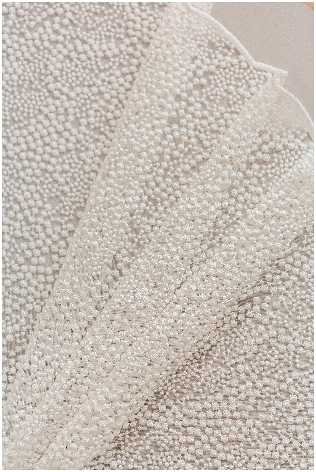 Dot-Lace/ Brautspitzenmaterial/ Offwhite-Brautspitze/ Dot-Design-Hochzeitsspitze/ Couture-Spitze // L18-195