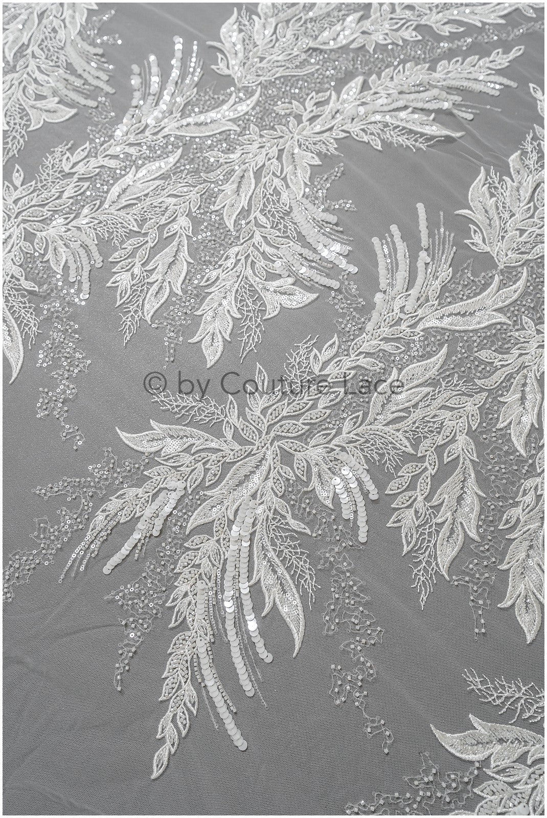 Couture-Spitzenstoff mit Perlen/ floraler Spitzenstoff mit Perlen/ perlenbesetzter Blumen-Spitzenstoff/ L22-506