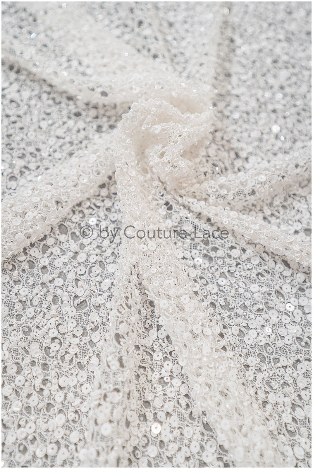 Handbestickte Perlenspitze, Luxuriöse Brautspitze für Couture Brautkleider // L25-358