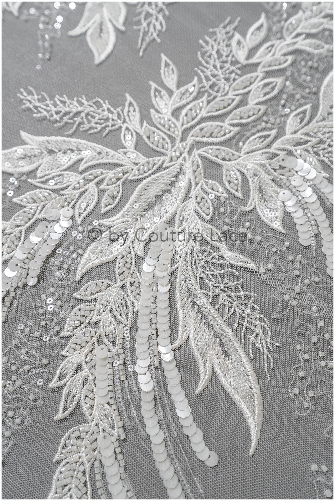 Couture-Spitzenstoff mit Perlen/ floraler Spitzenstoff mit Perlen/ perlenbesetzter Blumen-Spitzenstoff/ L22-506