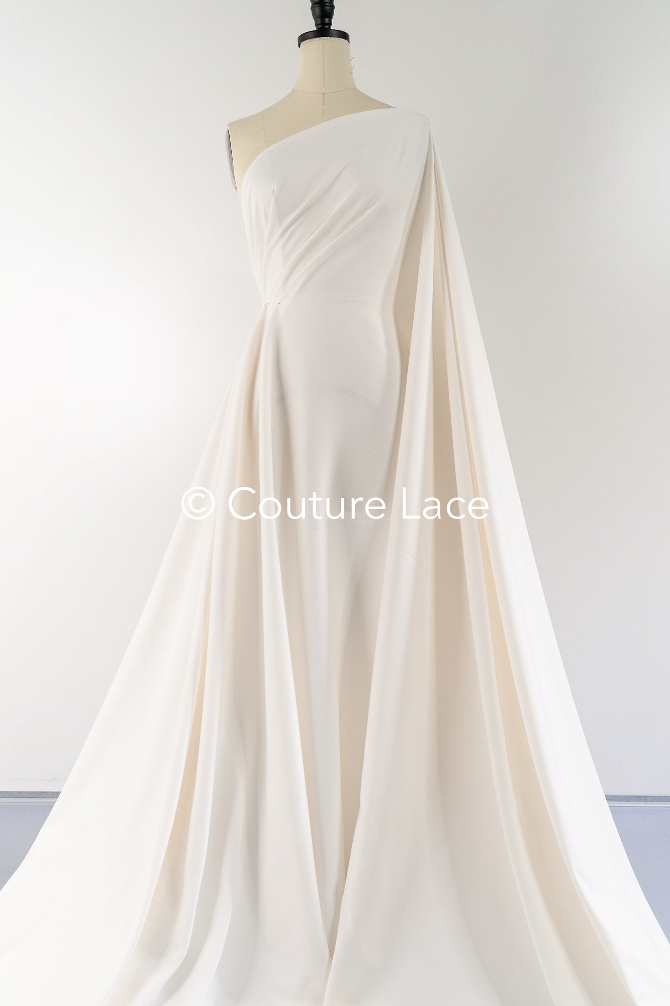 Stretch crepe fabric for wedding dresses – High-quality elastic fabric for creative wedding designs | Ideal for bridal wear and dresses // R-195
