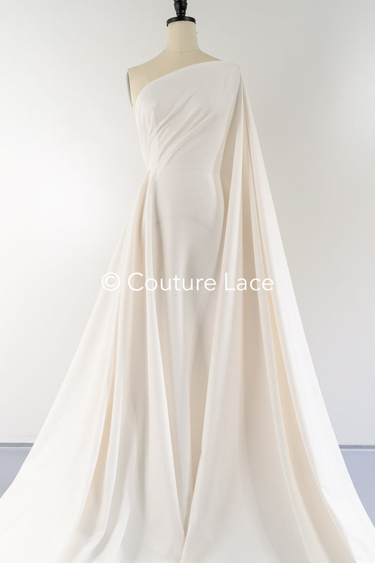 Ivory Stretch Crepe Stoff für Brautkleider – Hochwertiger elastischer Stoff für kreative Hochzeitsdesigns | Ideal für Brautmode & Anfertigungen // R-195