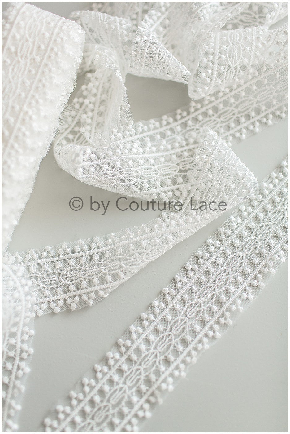 Lace trim/ Boho lace trim off-white/ Bridal veil lace trim/ Bridal lace/ Lace embroidery// T19-071