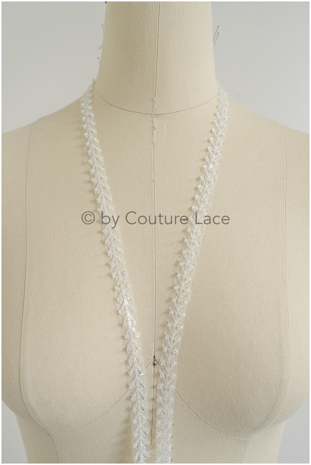 Brautspitze Borte mit Perlen & Pailletten/ Spitzenborte off-white / Braut Borte/ Spitzenborte für Brautkleid// T24-229