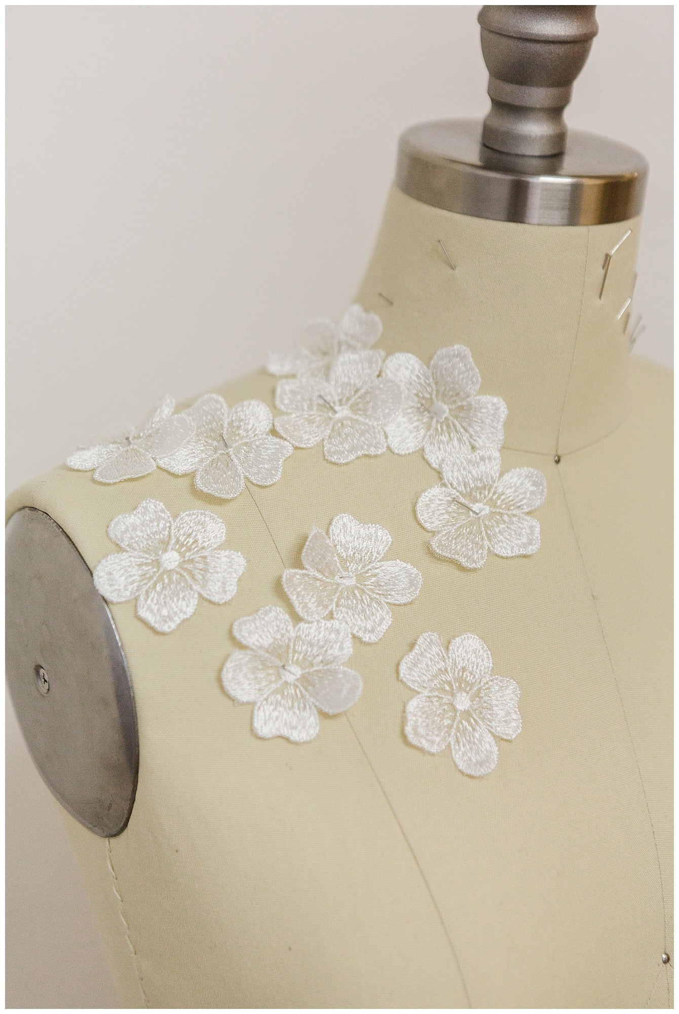 20pcs. 3D lace flowers for sewing/ 3D flower lace applique/ wedding dress lace applique/ bridal lace// A17-163R