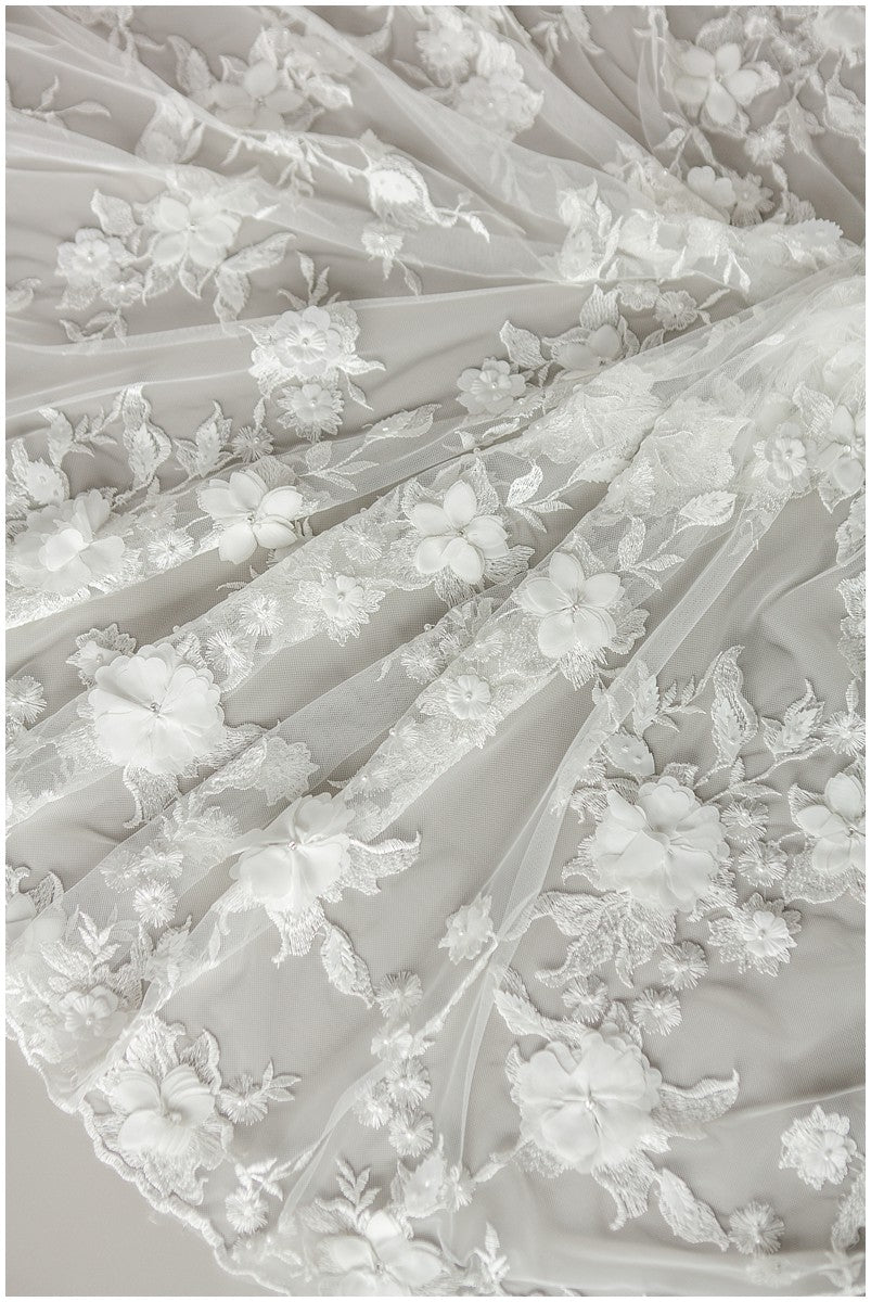 Perlen Spitzenstoff mit 3D-Blumen Off-White/ Couture Spitzenstoff/ Braut Spitzenstoff/ Perlen Spitze// L23-171A