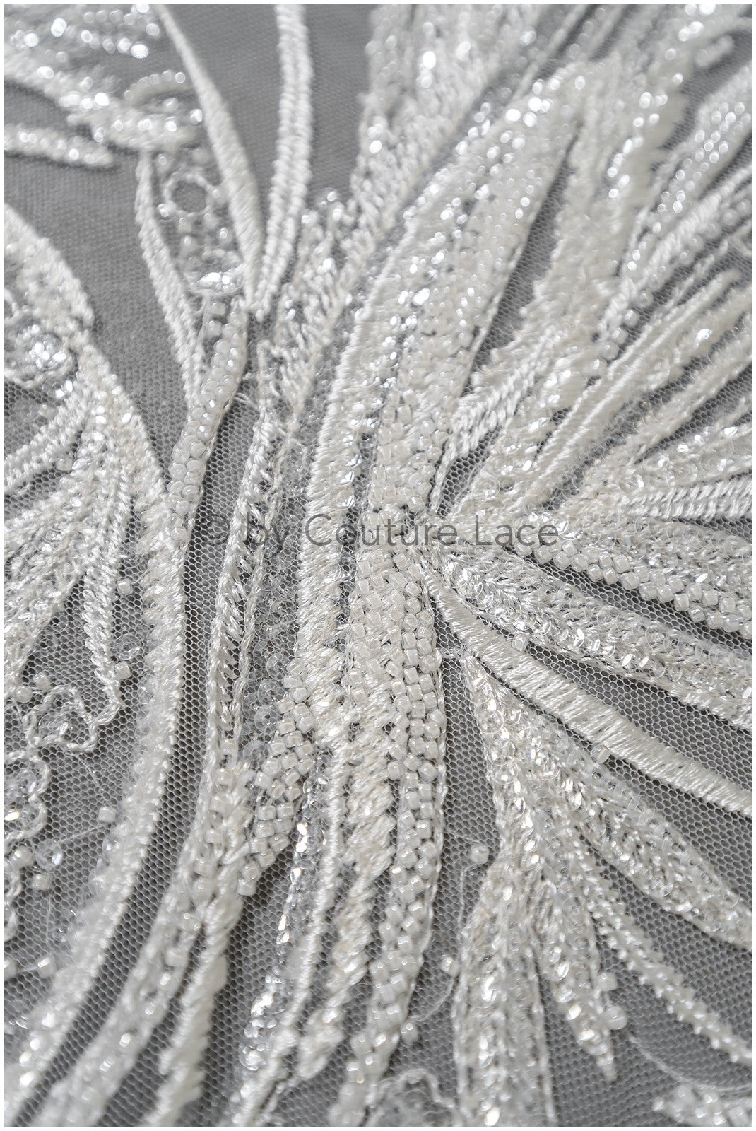 Feine Brautspitze bestickt mit Perlen – florale Brautstoff-Stickerei für Brautkleider, Taufkleider und mehr // L25-326N