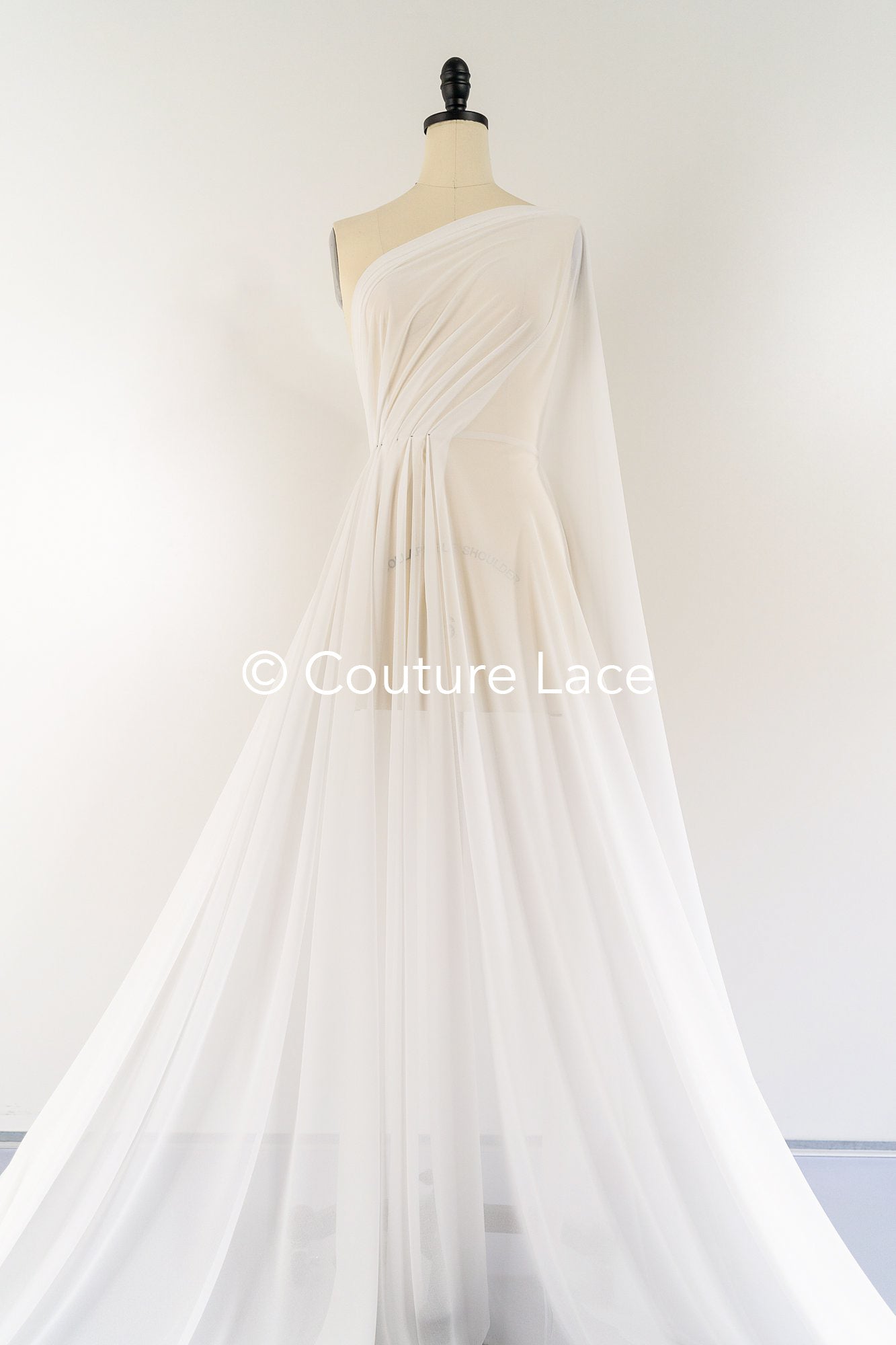 Fine, flowing georgette fabric in off-white – ideal for bridal wear and festive wear // R-199-4