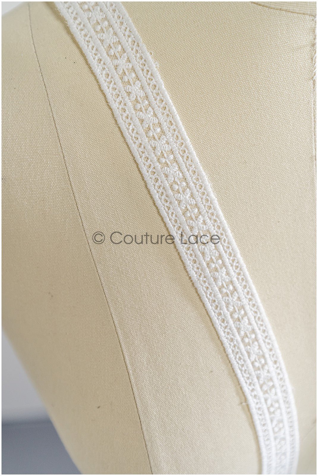 Brautspitze Borte Weiß/ Spitzenborte off-white / Braut Borte/ Spitzenborte für Brautkleid// T24-159