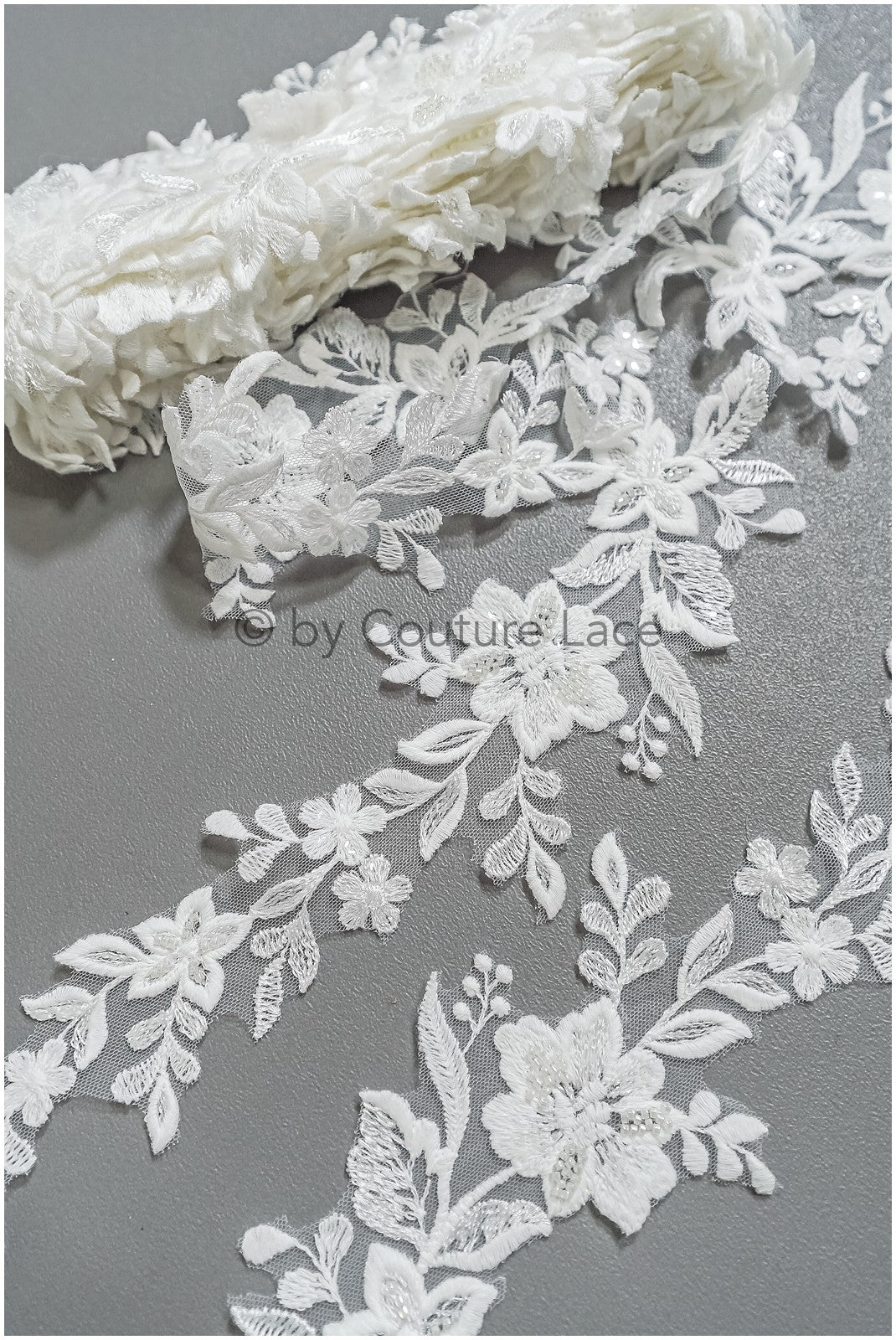 Brautspitze Borte mit Perlen & Pailletten/ Spitzenborte off-white / Braut Borte/ Spitzenborte für Brautkleid// T24-224