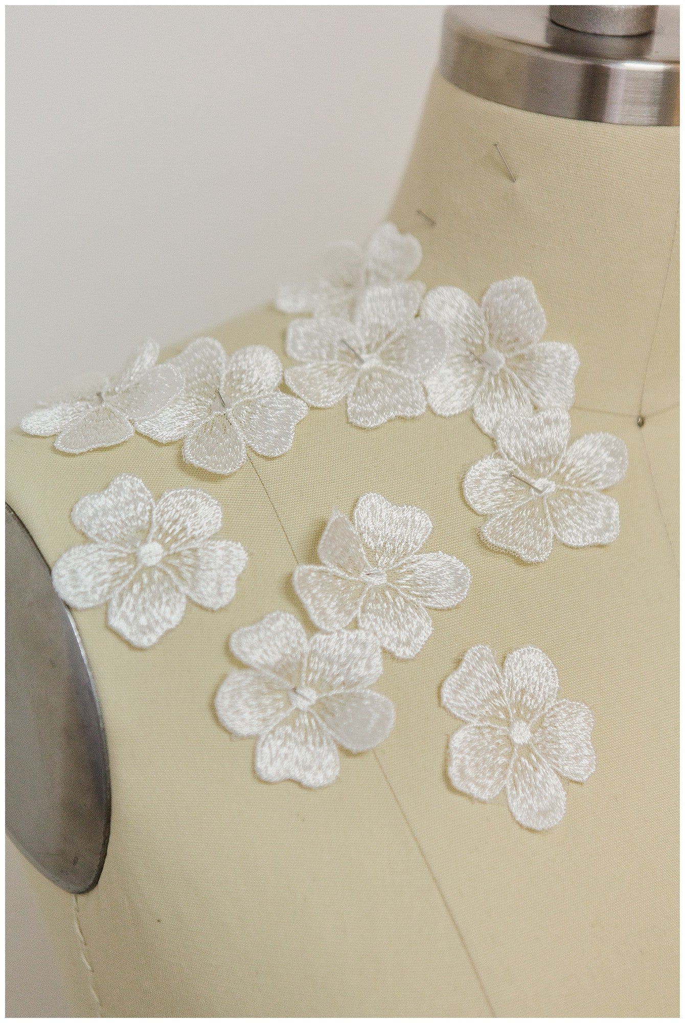 20pcs. 3D lace flowers for sewing/ 3D flower lace applique/ wedding dress lace applique/ bridal lace// A17-163R