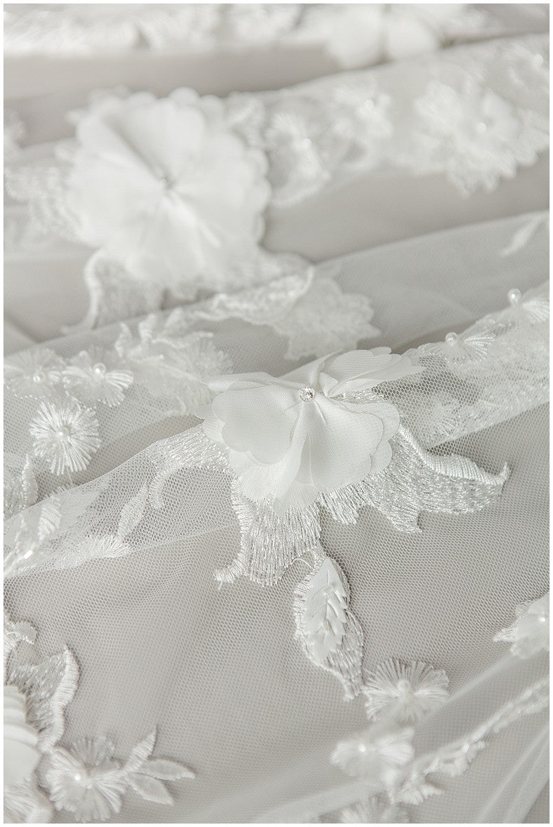 Perlen Spitzenstoff mit 3D-Blumen Off-White/ Couture Spitzenstoff/ Braut Spitzenstoff/ Perlen Spitze// L23-171A