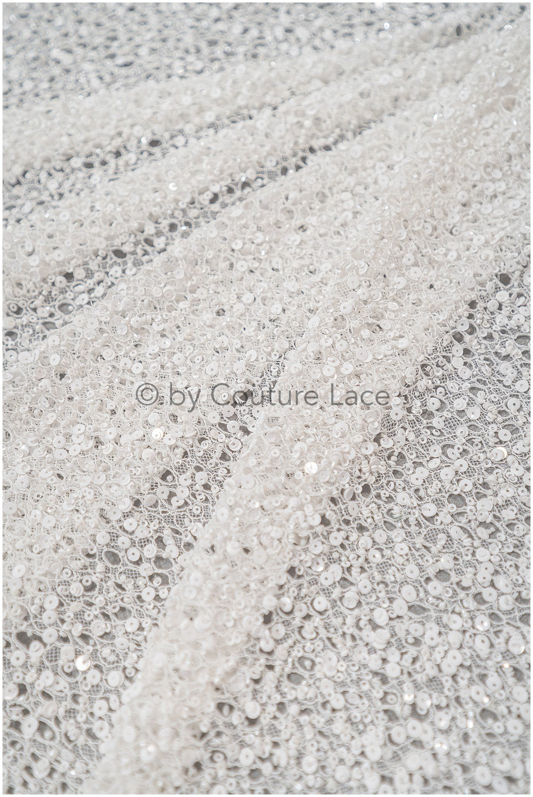 Handbestickte Perlenspitze, Luxuriöse Brautspitze für Couture Brautkleider // L25-358