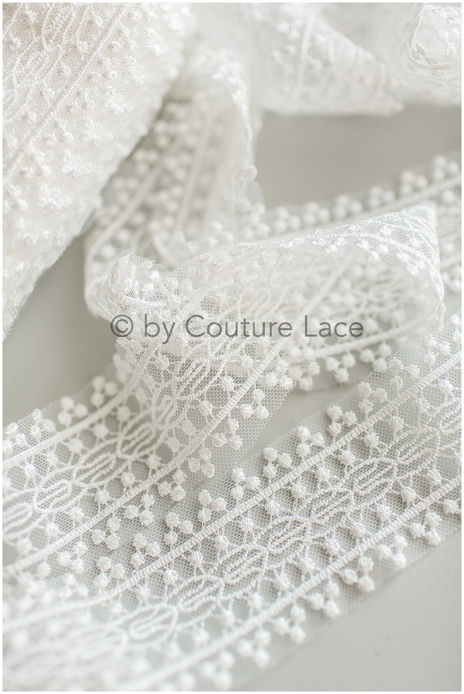 Lace trim/ Boho lace trim off-white/ Bridal veil lace trim/ Bridal lace/ Lace embroidery// T19-071