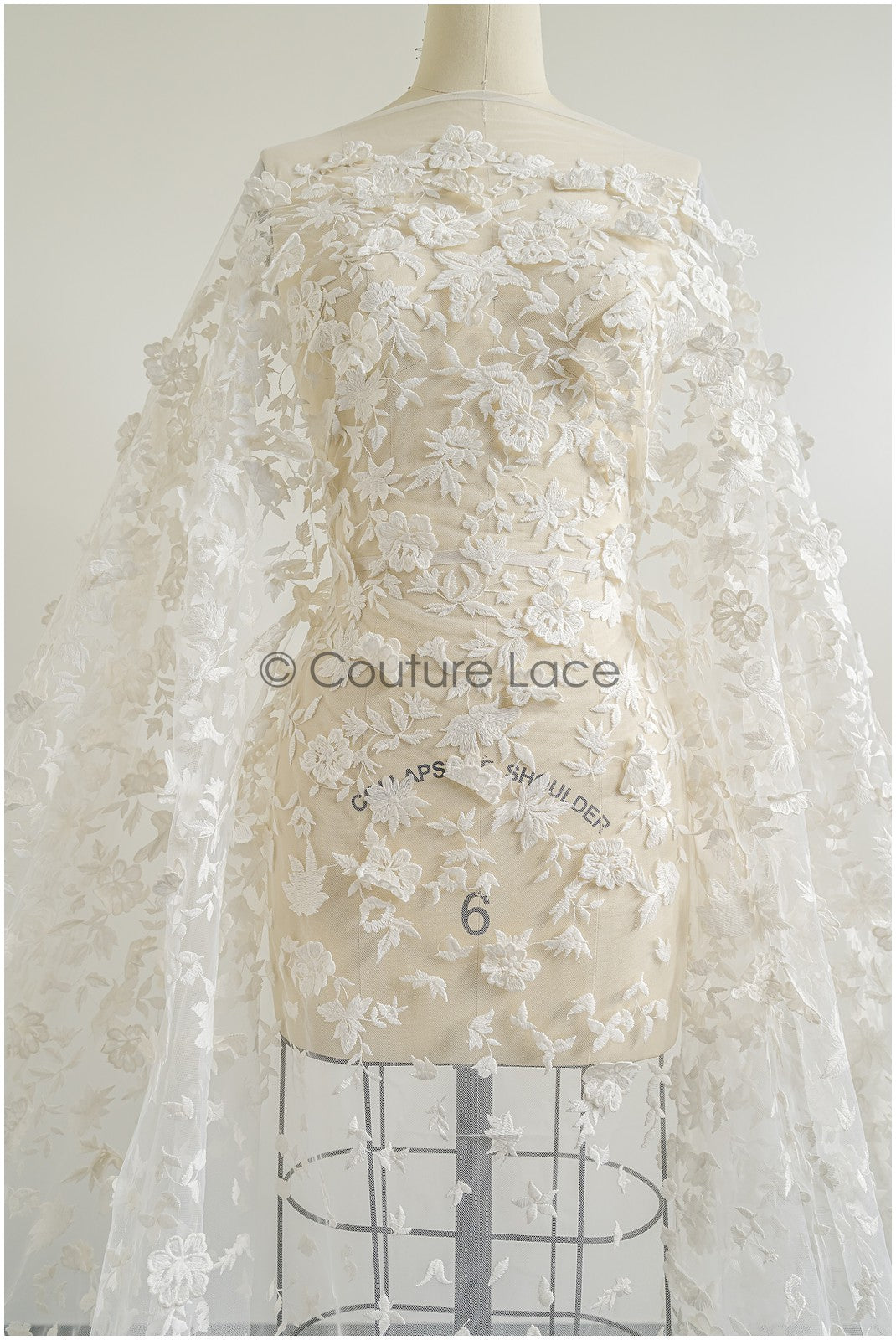 Romantische Brautspitze mit 3D Blüten, Bestickte florale Spitze mit 3D Blumen // L25-431W