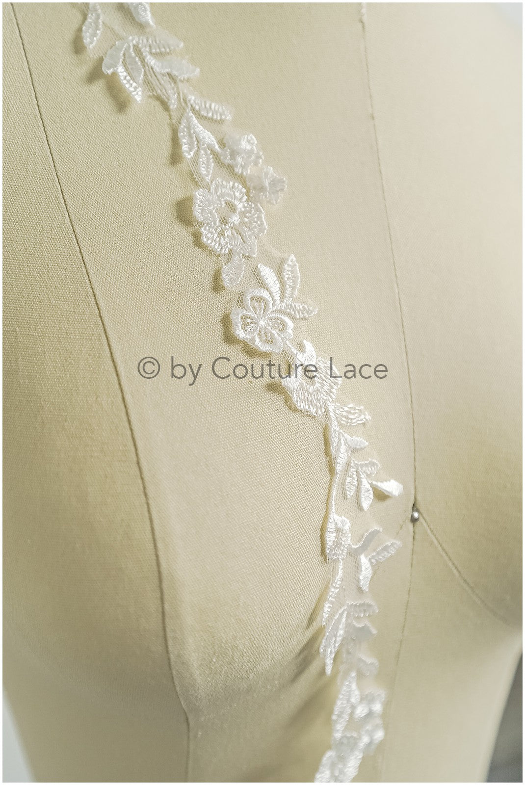 Brautspitze Borte Weiß/ Spitzenborte off-white / Braut Borte/ Spitzenborte für Brautkleid// T24-226