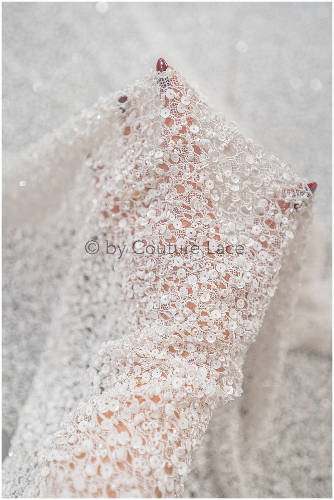 Handbestickte Perlenspitze, Luxuriöse Brautspitze für Couture Brautkleider // L25-358