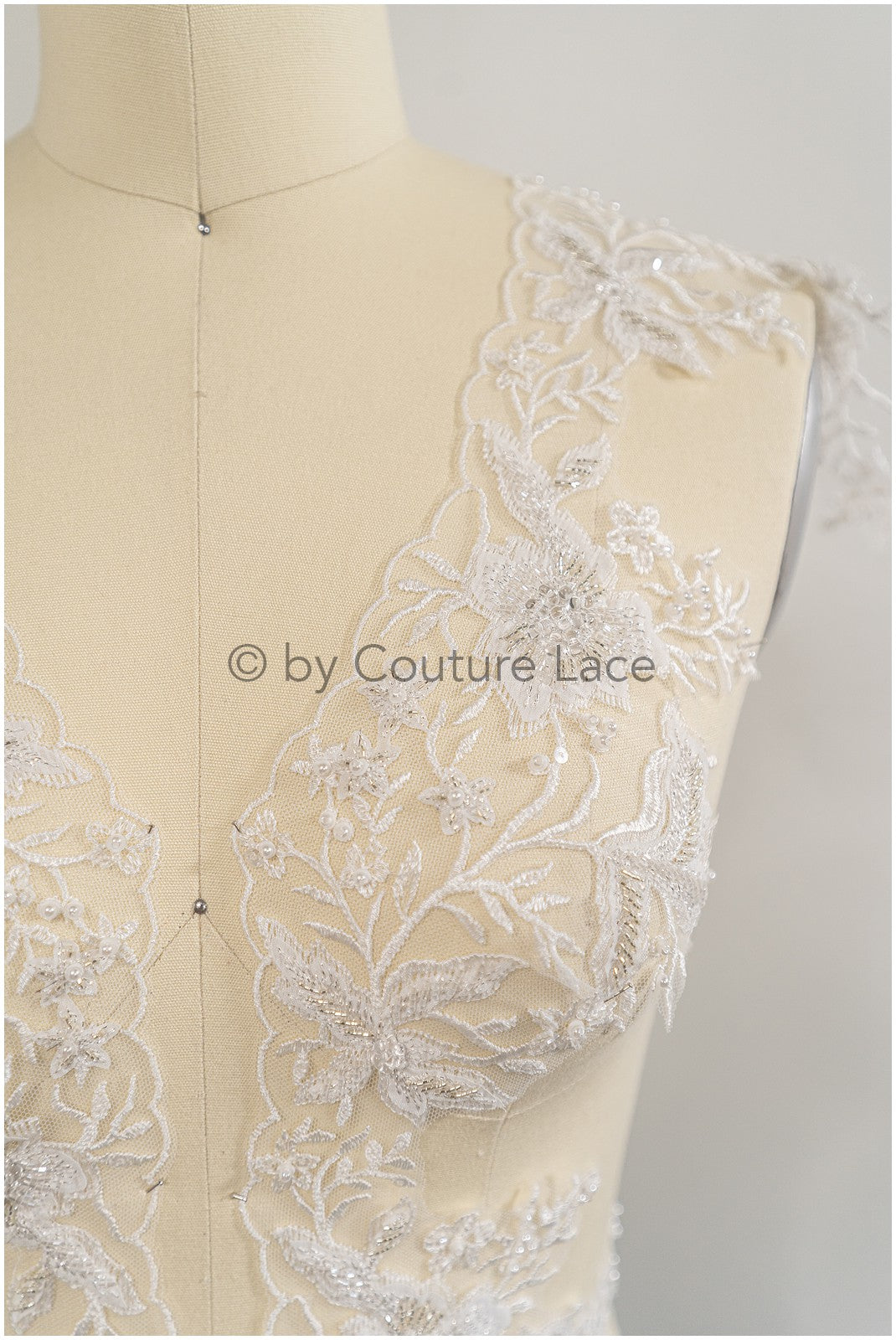 Brautspitze Borte mit Perlen & Pailletten/ Spitzenborte off-white / Braut Borte/ Spitzenborte für Brautkleid// T24-120