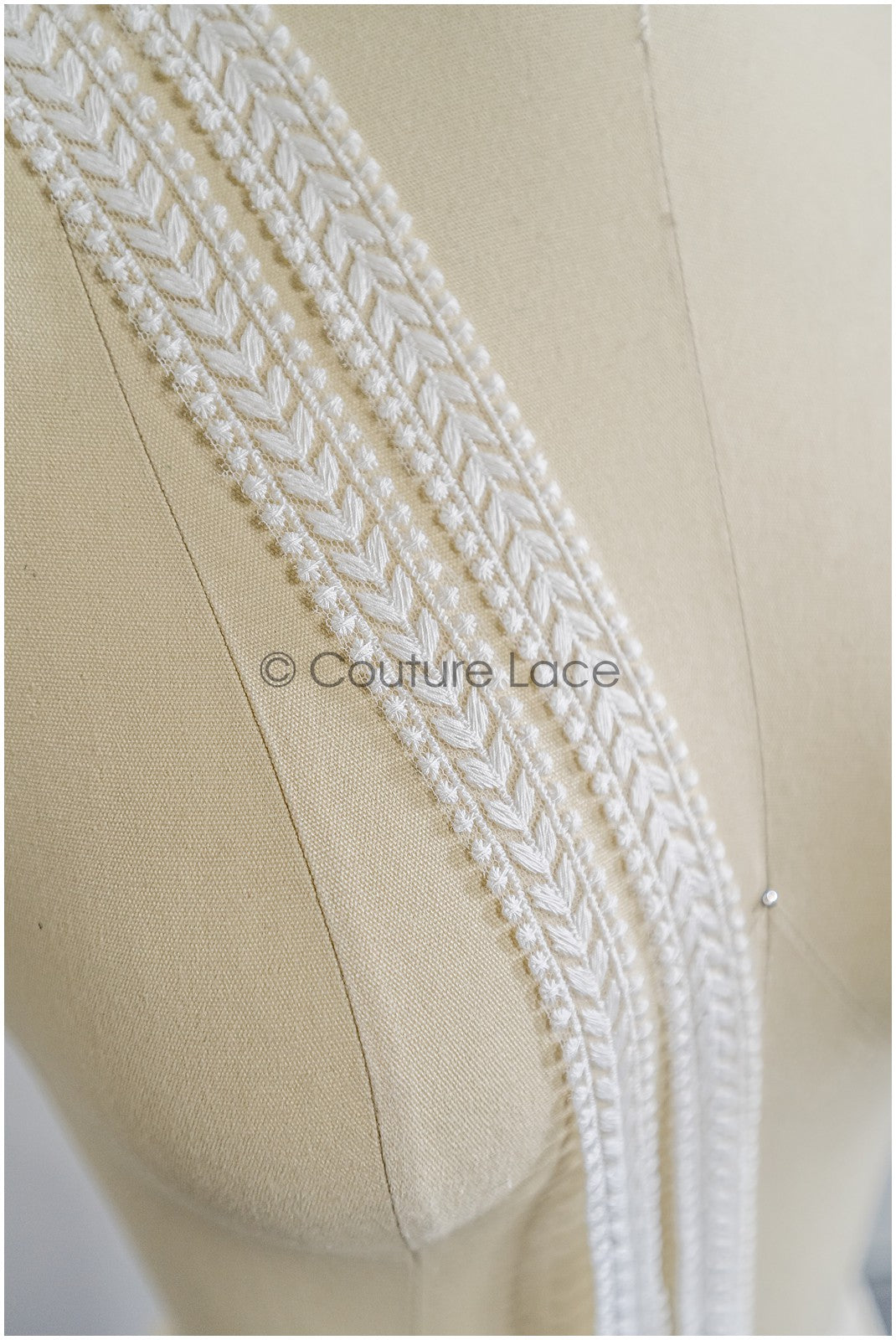 Brautspitze Borte Weiß/ Spitzenborte off-white / Braut Borte/ Spitzenborte für Brautkleid// T24-155Brautspitze Borte Weiß/ Spitzenborte off-white / Braut Borte/ Spitzenborte für Brautkleid// T24-155