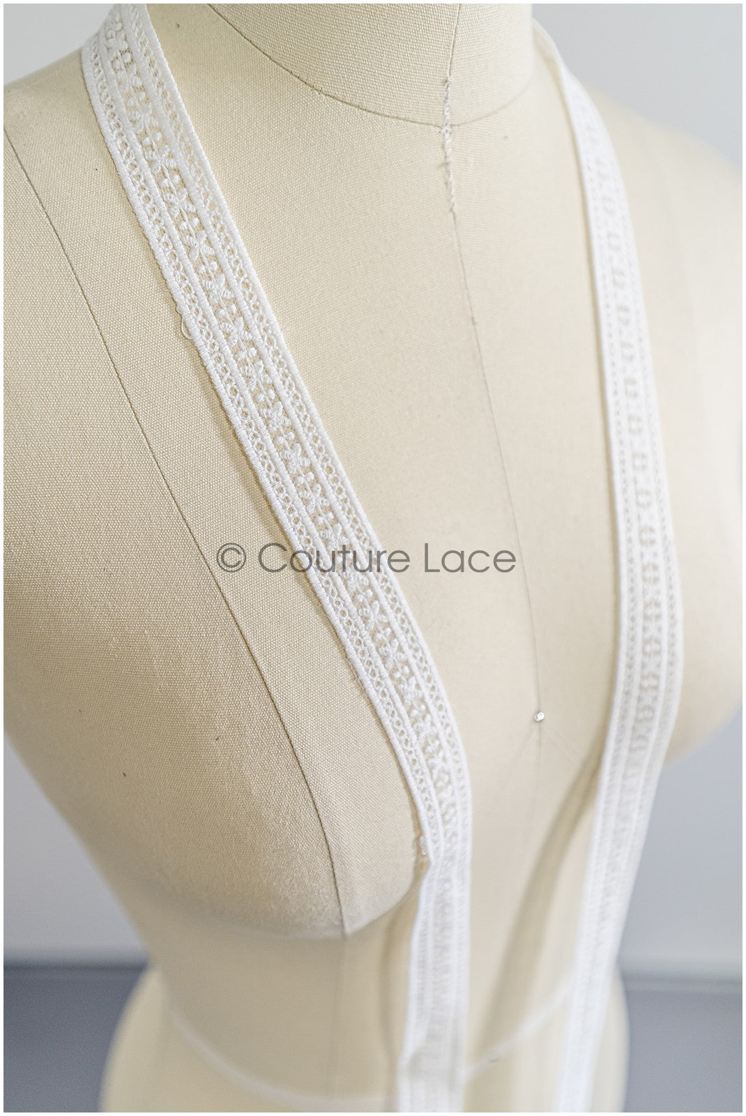 Brautspitze Borte Weiß/ Spitzenborte off-white / Braut Borte/ Spitzenborte für Brautkleid// T24-159