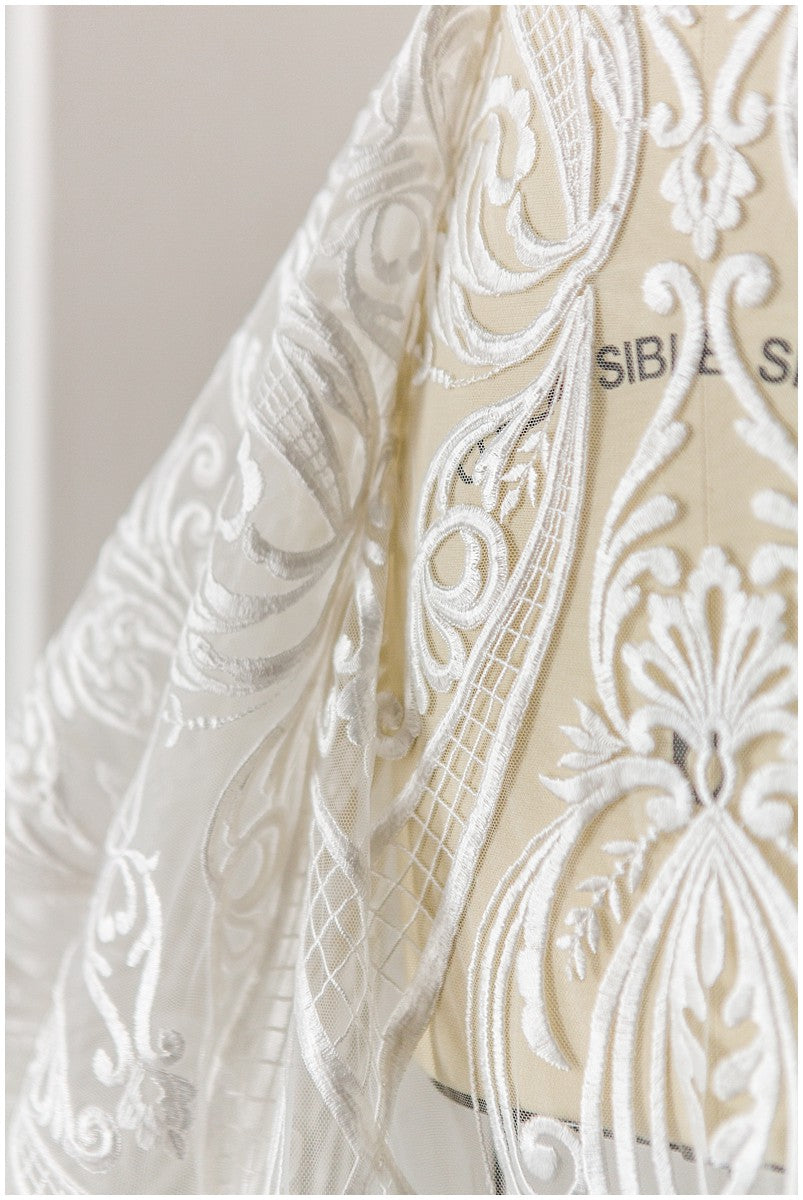 schwerer bestickter Braut-Spitzenstoff, Brautkleid-Stoff, Hochzeitskleid-Tüll, Blumenspitze, schnurgebundener Spitzenstoff// L17-180