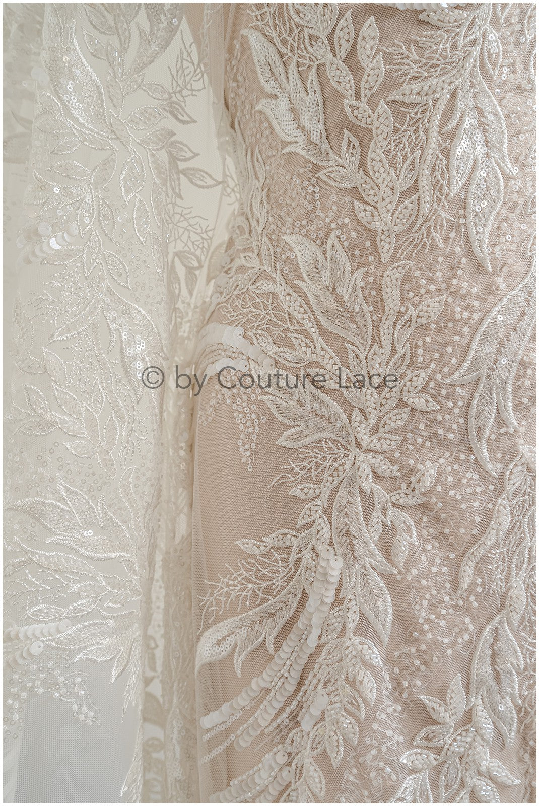 Couture-Spitzenstoff mit Perlen/ floraler Spitzenstoff mit Perlen/ perlenbesetzter Blumen-Spitzenstoff/ L22-506