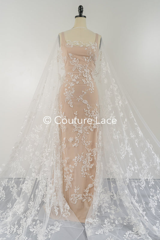 Floral bestickter Braut Spitzenstoff, Hochwertiger Spitzen Stoff für Brautkleider // L25-671