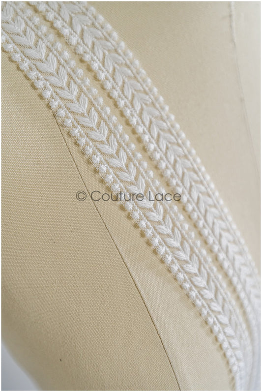 Brautspitze Borte Weiß/ Spitzenborte off-white / Braut Borte/ Spitzenborte für Brautkleid// T24-155Brautspitze Borte Weiß/ Spitzenborte off-white / Braut Borte/ Spitzenborte für Brautkleid// T24-155