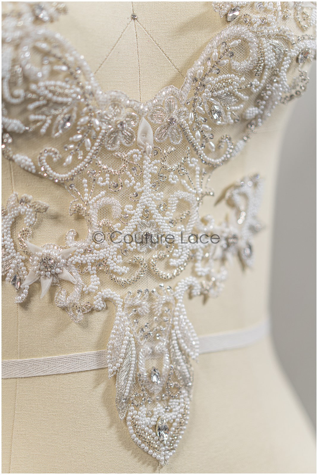 HANDMADE Strassverzierung, Strassapplikation, Couture Perlenkette// E-020