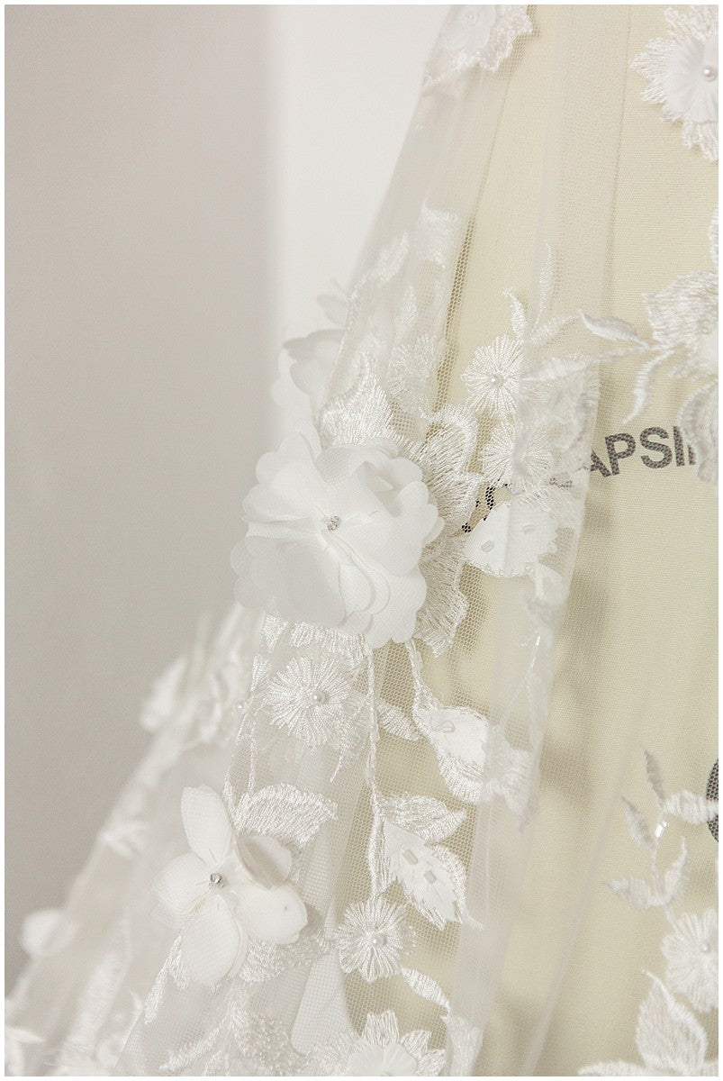 Perlen Spitzenstoff mit 3D-Blumen Off-White/ Couture Spitzenstoff/ Braut Spitzenstoff/ Perlen Spitze// L23-171A