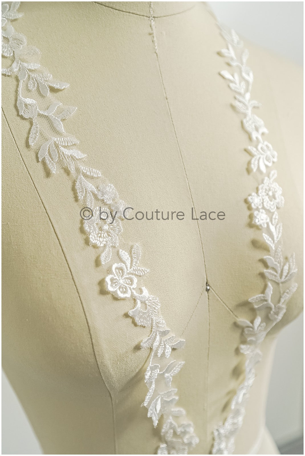 Brautspitze Borte Weiß/ Spitzenborte off-white / Braut Borte/ Spitzenborte für Brautkleid// T24-226