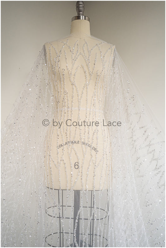 Handbestickte Perlenspitze mit Linien Design, Luxuriöse Brautspitze für Brautkleider // L25-118