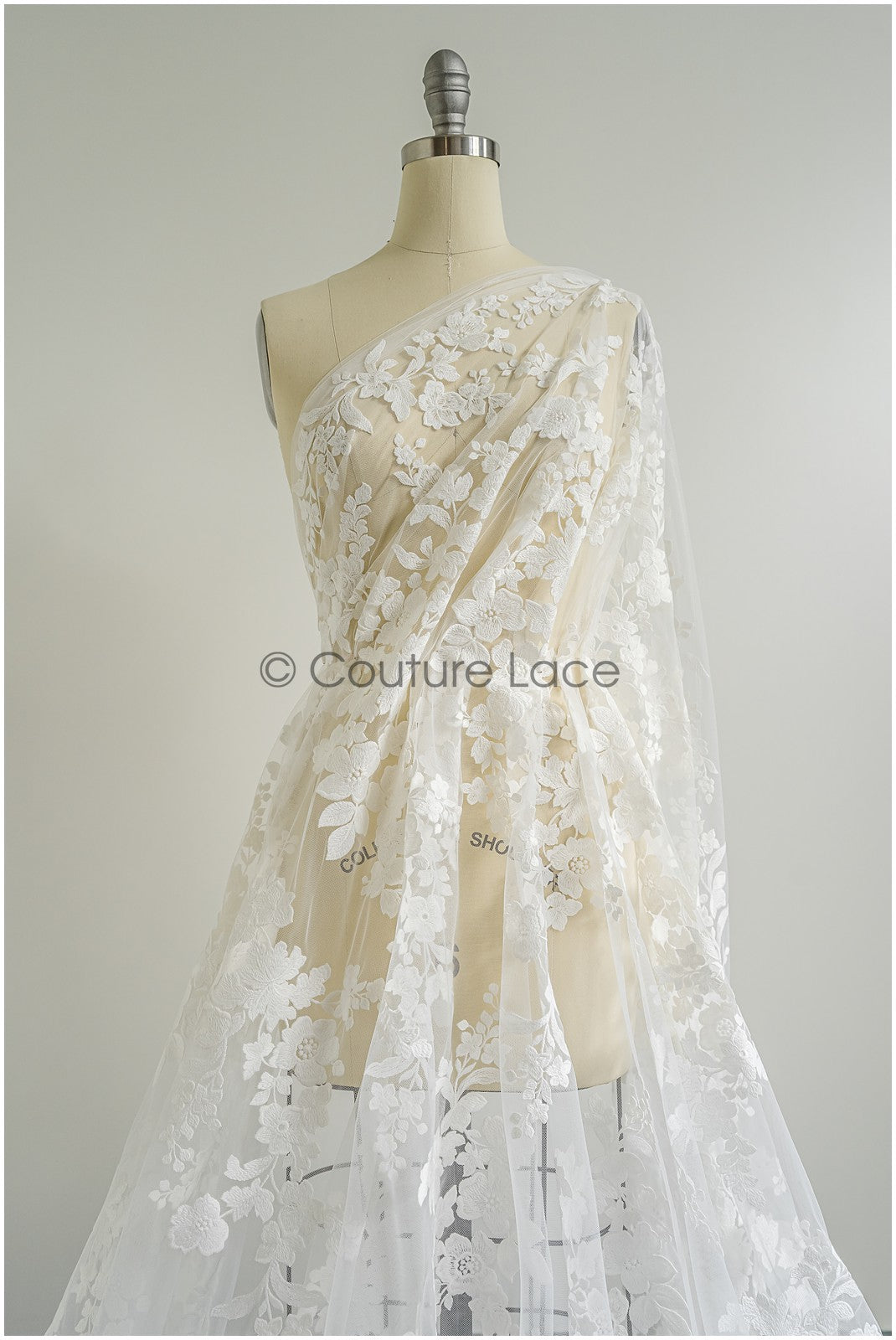Wunderschöner Spitzenstoff mit verziertem Muster auf gepunkteter Tüllbasis/Couture-Spitzenstoff/verzierte Brautspitze// L22-438