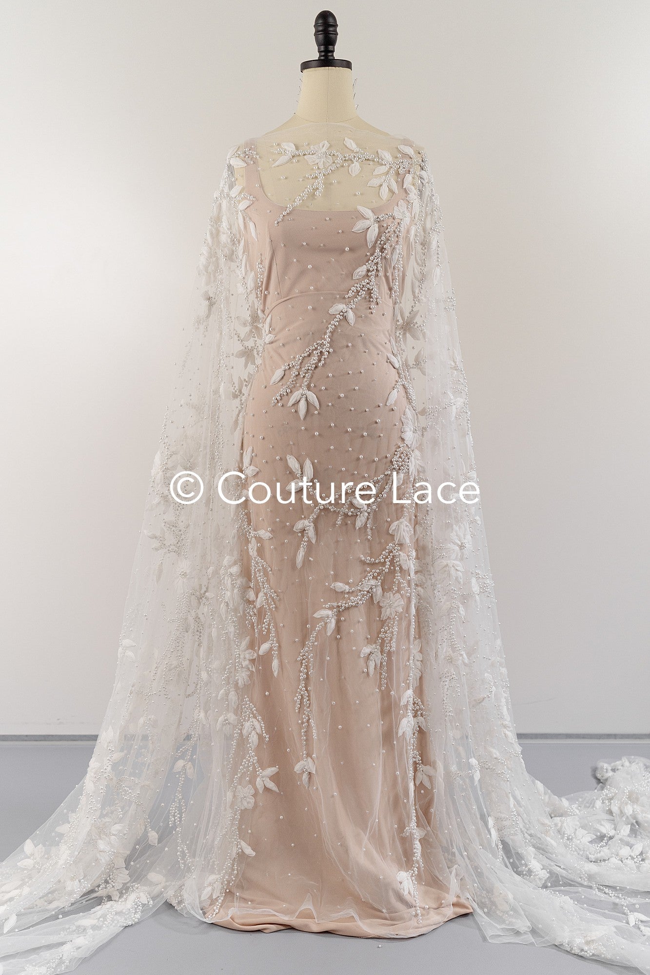 Handbestickte 3D-Blumen Braut Spitze Stoff Off-White - Couture Braut Spitze mit Perlen, Straß und 3D blüten// L25-855