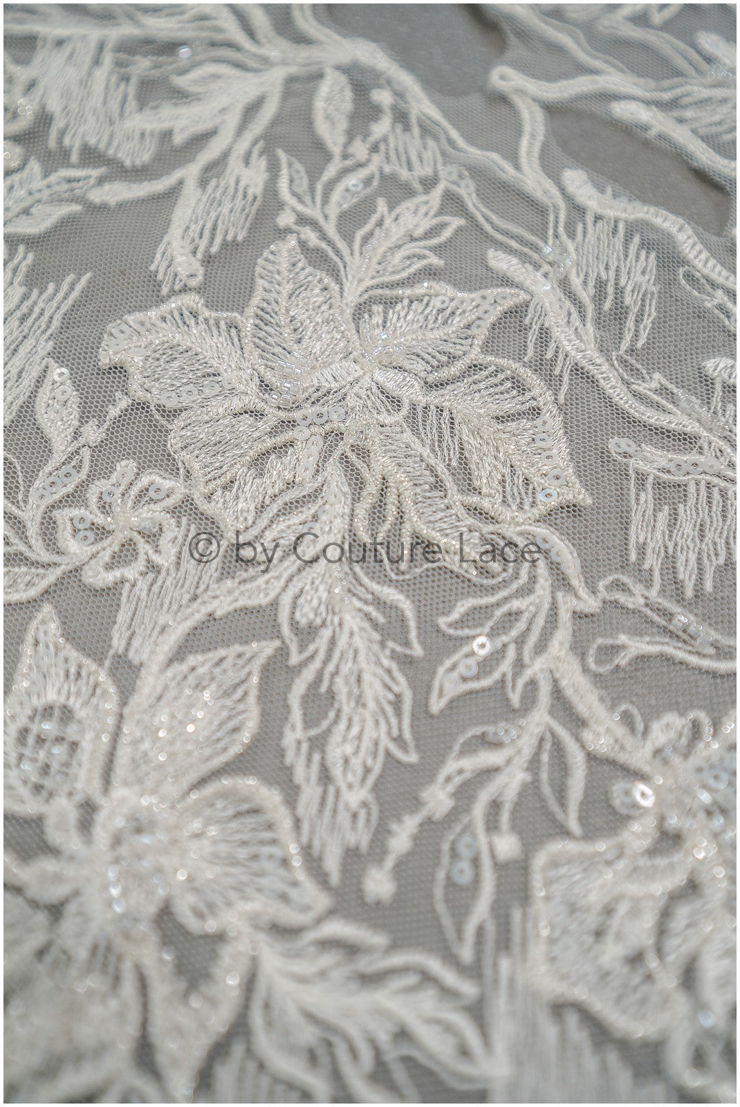 Brautspitze Borte mit Perlen & Pailletten/ Spitzenborte off-white / Braut Borte/ Spitzenborte für Brautkleid// T24-118