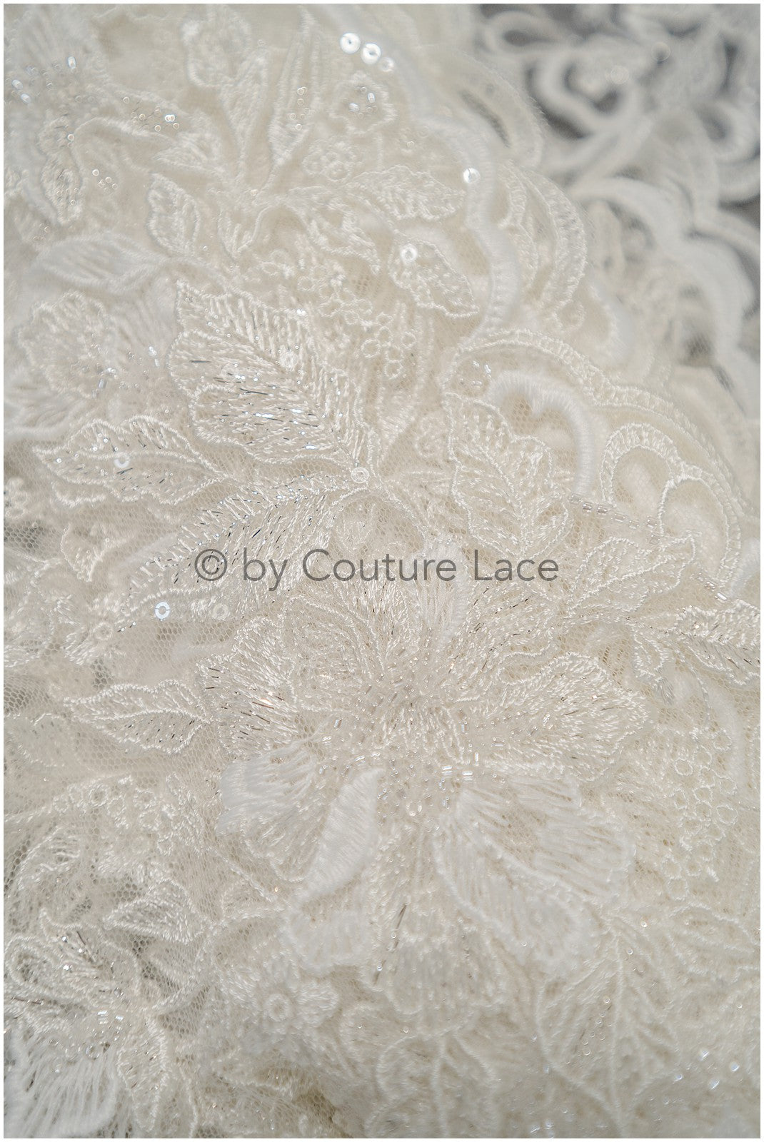 Brautspitze Borte mit Perlen & Pailletten/ Spitzenborte off-white / Braut Borte/ Spitzenborte für Brautkleid// T24-119
