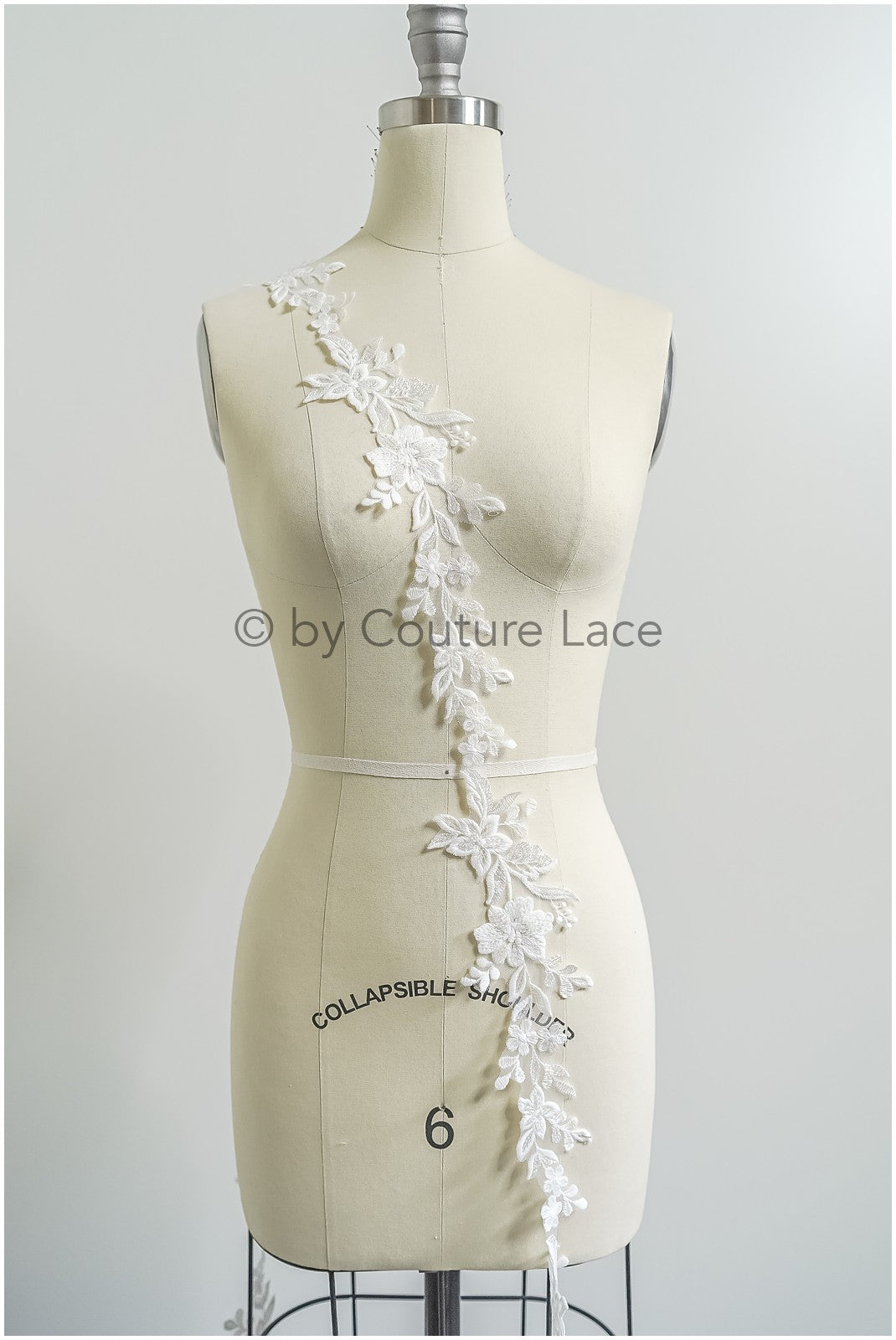 Brautspitze Borte mit Perlen & Pailletten/ Spitzenborte off-white / Braut Borte/ Spitzenborte für Brautkleid// T24-224