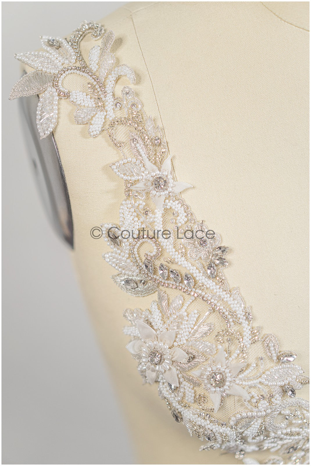 HANDMADE Strassverzierung, Strassapplikation, Couture Perlenkette// E-020