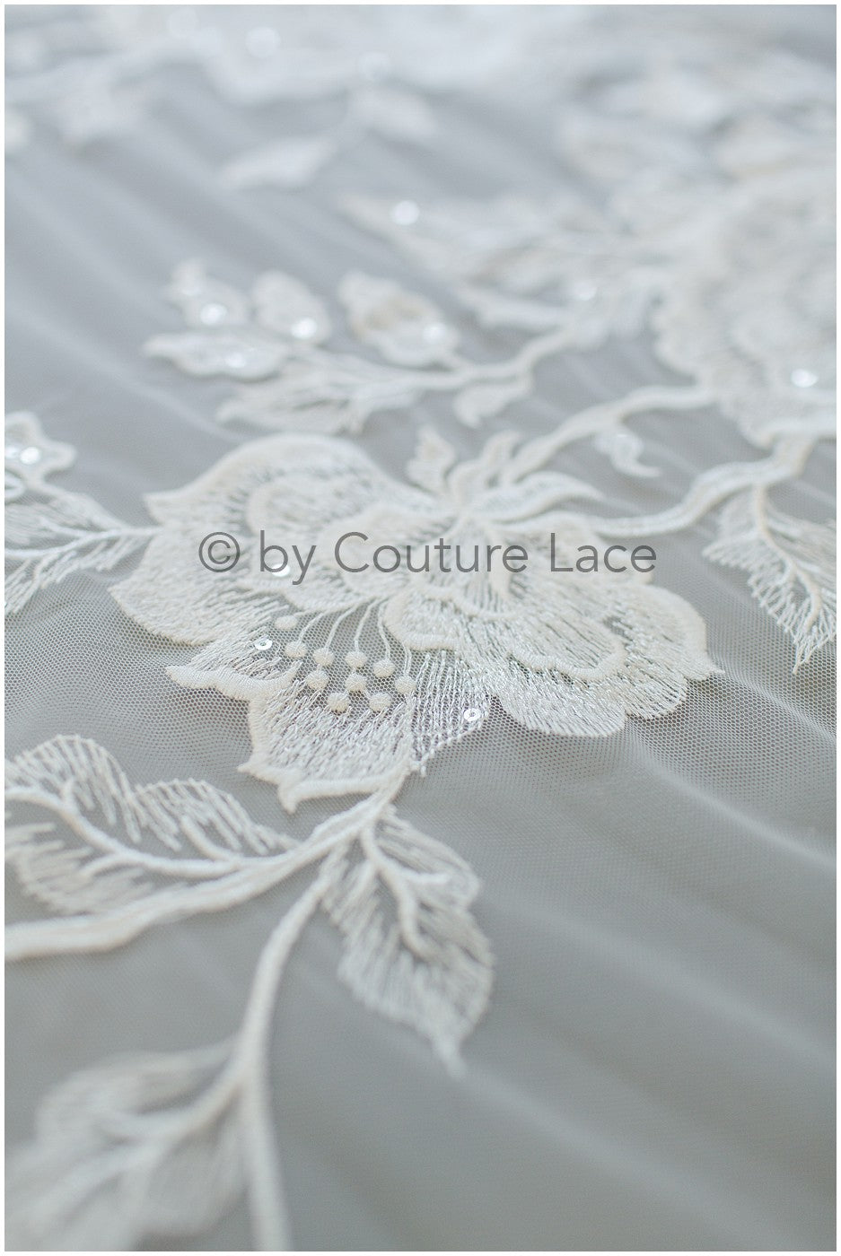 Französische Spitze für das Brautkleid, Floral gemusterte Spitze, Spitzenstoff für die Braut, Französischer Spitzenstoff für die Braut, Bestickter Chantilly-Spitzenstoff// L19-270