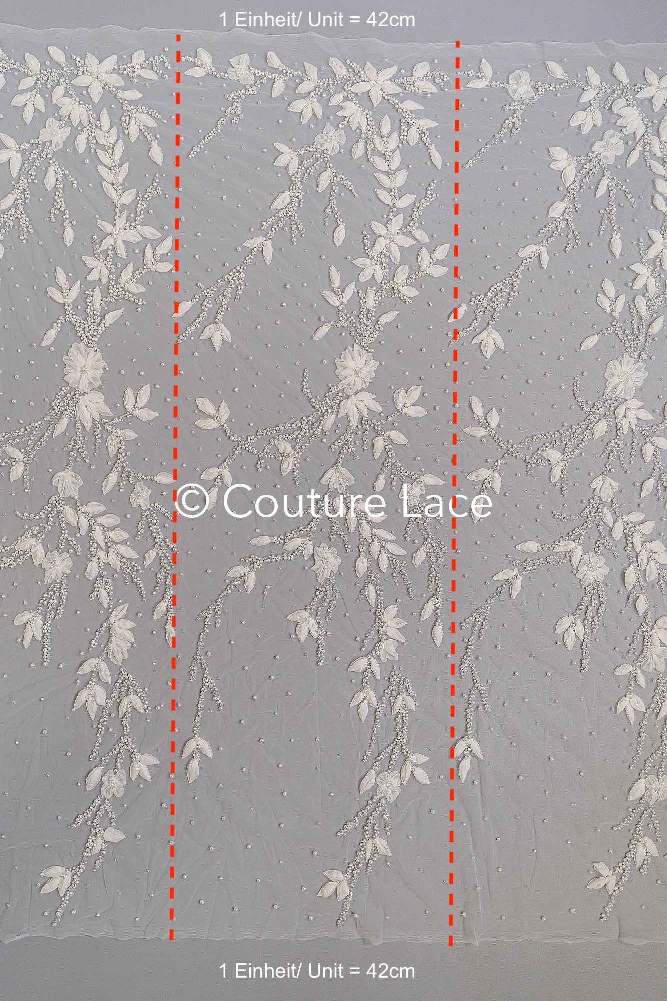 Handbestickte 3D-Blumen Braut Spitze Stoff Off-White - Couture Braut Spitze mit Perlen, Straß und 3D blüten// L25-855
